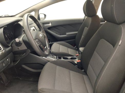 Used 2017 Kia Forte LX image 17