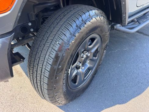 Used 2025 Jeep Wrangler Sport AWD/4WD image 37