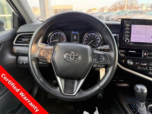 Used 2022 Toyota Camry SE image 14