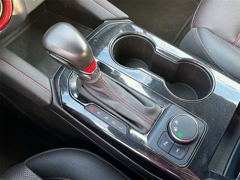 Used 2022 Chevrolet Blazer RS w/ Enhanced Convenience Package image 17