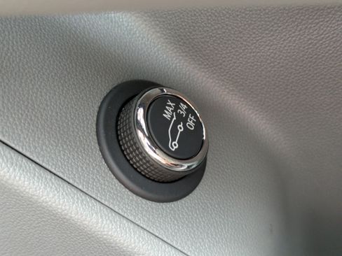 Used 2024 Cadillac XT5 Premium Luxury w/ Technology Package FWD image 31
