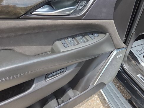 Used 2017 Cadillac Escalade Platinum AWD/4WD image 19