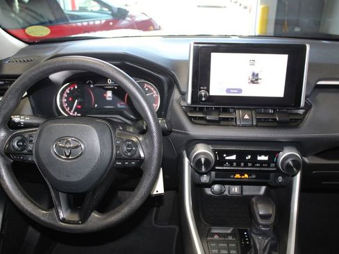 Used 2023 Toyota RAV4 LE AWD/4WD image 21