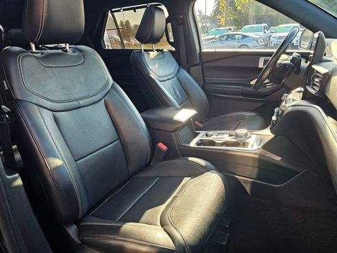Used 2020 Ford Explorer ST w/ ST Street Pack image 9