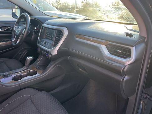 Used 2017 GMC Acadia SLE image 30