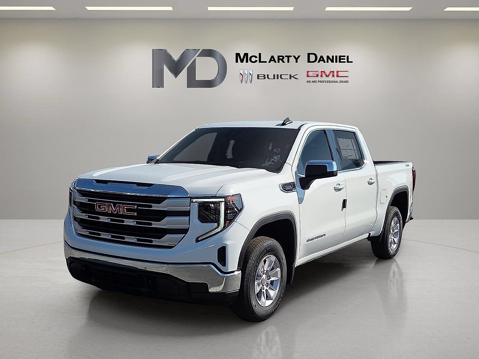New 2026 GMC Sierra 1500 SLE AWD/4WD image 2