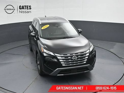Used 2025 Nissan Rogue SL AWD/4WD image 51
