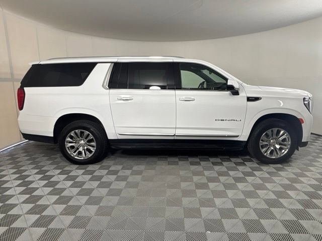 Used 2022 GMC Yukon XL Denali AWD/4WD image 37