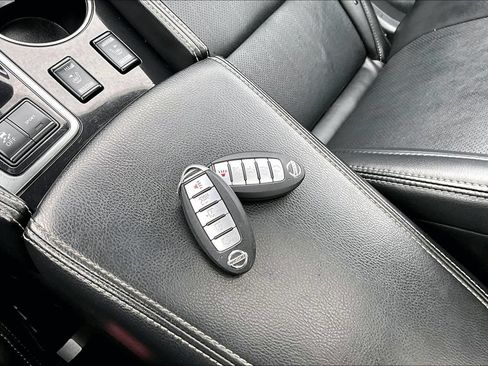 Used 2023 Nissan Maxima SL FWD image 35
