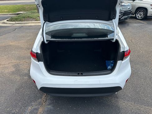 Used 2024 Toyota Corolla LE image 23