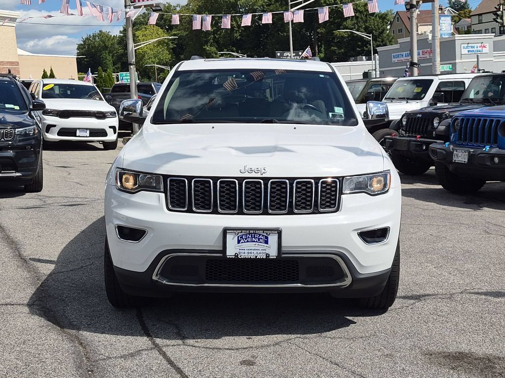 Used 2018 Jeep Grand Cherokee Limited AWD/4WD image 2