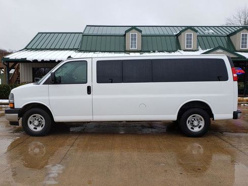 Used 2017 Chevrolet Express 3500 LT w/ LT Preferred Equipment Group image 2