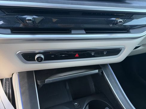 Used 2025 BMW X5 sDrive40i w/ M Sport Package RWD image 25