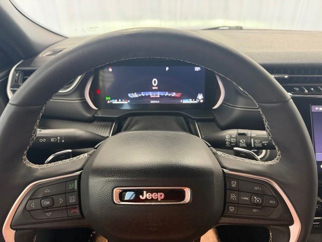 Used 2025 Jeep Grand Cherokee L Altitude AWD/4WD image 6
