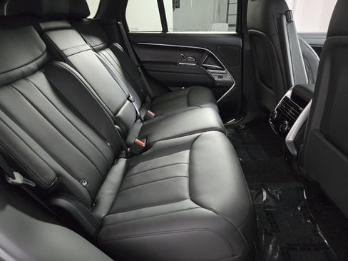 New 2026 Land Rover Range Rover SE image 18