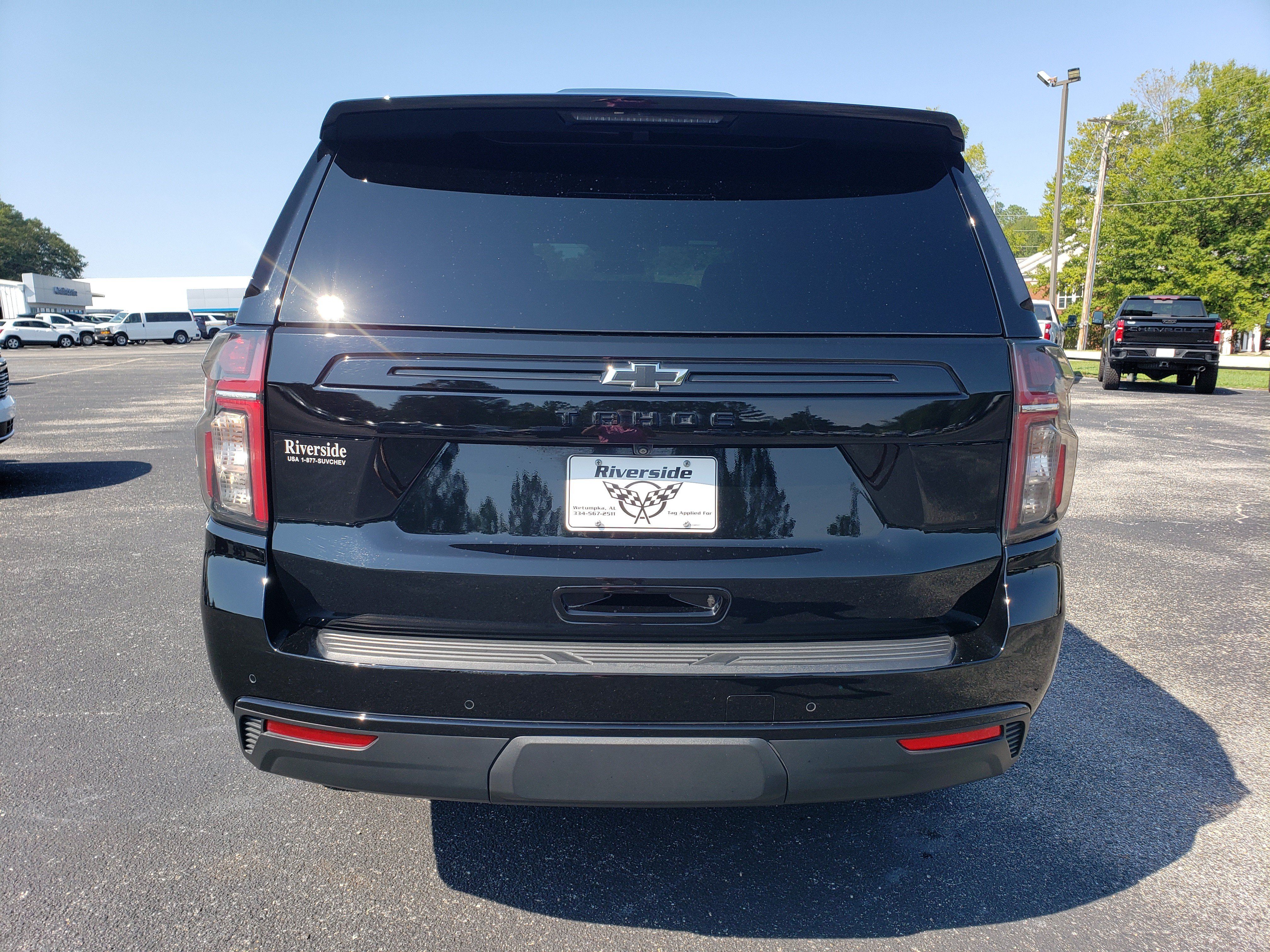 Used 2024 Chevrolet Tahoe Z71 w/ Luxury Package AWD/4WD image 8