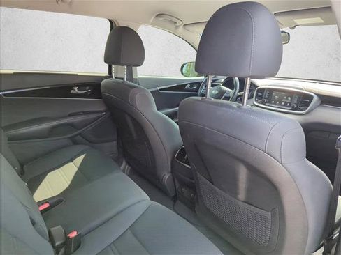 Used 2020 Kia Sorento S FWD image 22