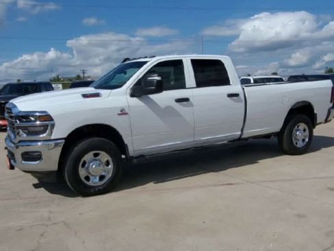 New 2026 RAM 2500 Tradesman AWD/4WD image 4