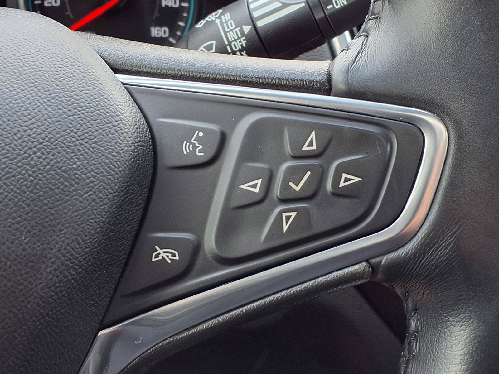 Used 2018 Chevrolet Equinox LT w/ Sun & Infotainment Package FWD image 27