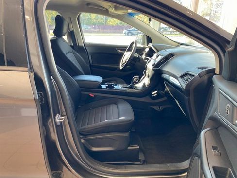 Used 2017 Ford Edge SE image 16