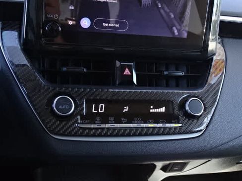 Used 2025 Toyota Corolla LE FWD image 30
