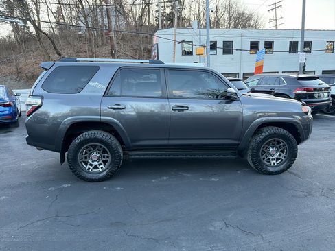 Used 2018 Toyota 4Runner TRD Off-Road w/ TRD Performance Package image 4