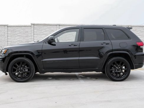Used 2020 Jeep Grand Cherokee Altitude RWD image 14