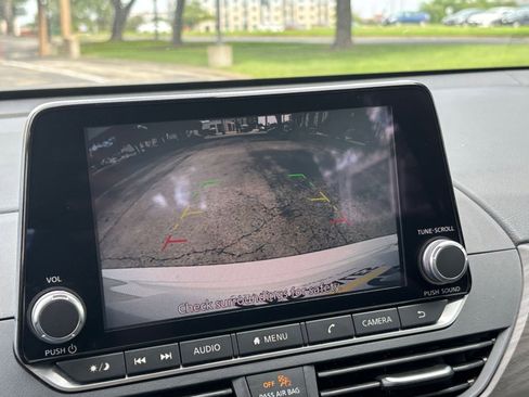 Used 2025 Nissan Altima 2.5 SV FWD image 20