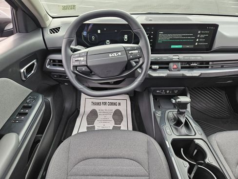 Used 2025 Kia K4 EX image 12