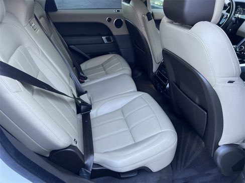 Used 2020 Land Rover Range Rover Sport HSE image 16