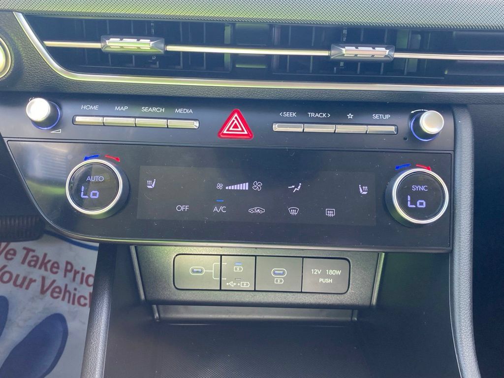 Used 2025 Hyundai Sonata SEL FWD image 22