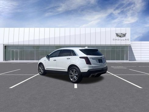 Certified 2024 Cadillac XT5 Premium Luxury w/ LPO, Floor Liner Package AWD/4WD image 4