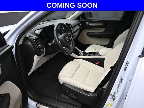 Used 2026 Volvo XC40 B5 Plus AWD/4WD image 9