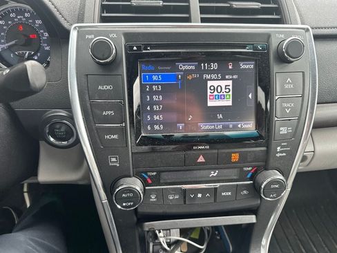 Used 2017 Toyota Camry XLE FWD image 15