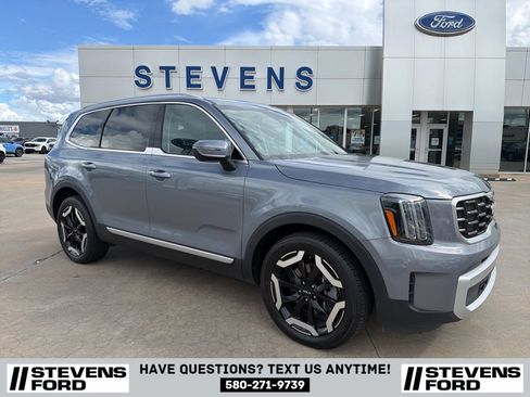 Used 2025 Kia Telluride S AWD/4WD image 1