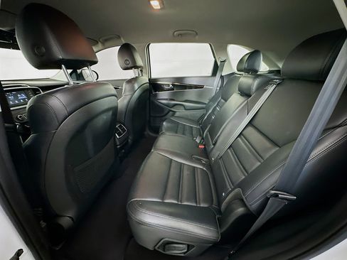 Used 2019 Kia Sorento EX image 26