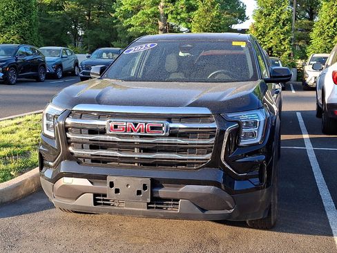 Used 2025 GMC Terrain Elevation AWD/4WD image 2