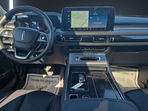 Used 2025 Lincoln Aviator AWD w/ Jet Appearance Package image 10