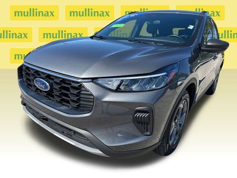 Certified 2025 Ford Escape ST-Line image 10