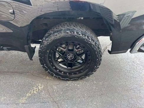 Used 2025 Chevrolet Silverado 1500 LT image 13