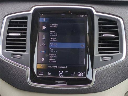 Used 2022 Volvo XC90 T6 Momentum AWD/4WD image 18