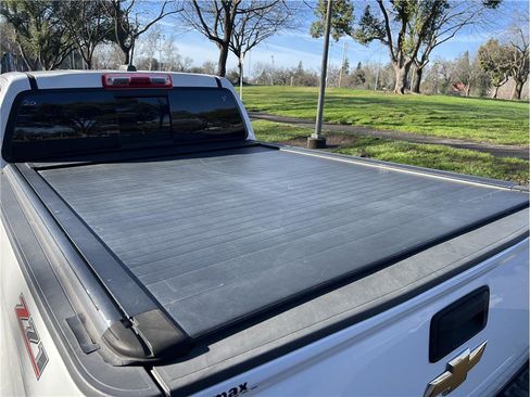 Used 2017 Chevrolet Colorado Z71 image 9