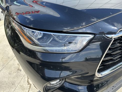 Used 2023 Toyota Highlander Limited image 20