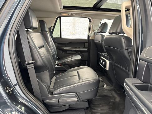 Used 2024 Ford Expedition XLT AWD/4WD image 41