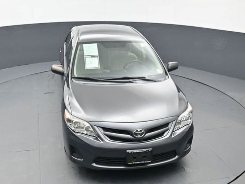 Used 2011 Toyota Corolla image 38