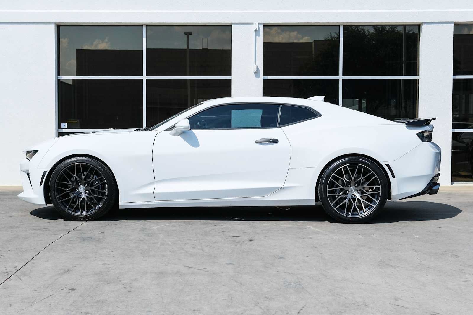 Used 2018 Chevrolet Camaro SS RWD image 20