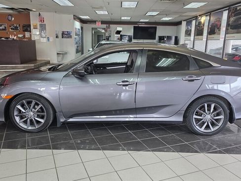 Used 2019 Honda Civic EX image 2