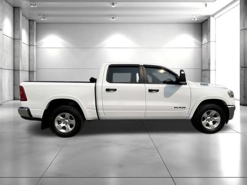 Used 2025 RAM 1500 Big Horn AWD/4WD image 9