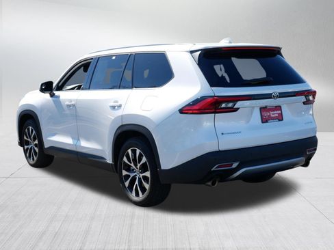 Used 2024 Toyota Grand Highlander AWD Hybrid image 5