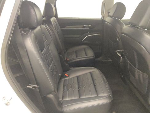 Used 2022 Kia Telluride SX w/ SX Prestige Package image 19